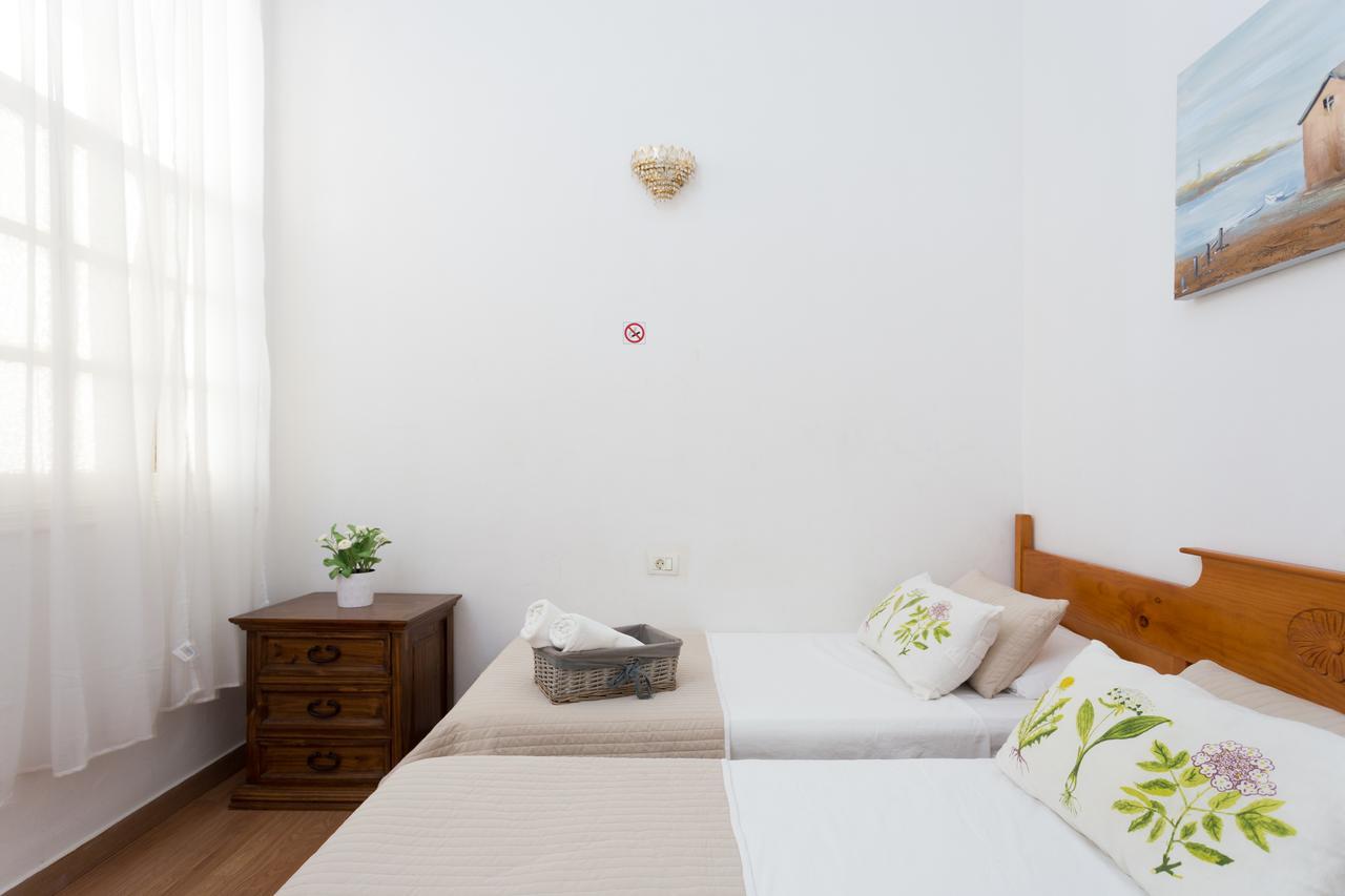 Pension Casablanca B&B Tenerife Santa Cruz de Tenerife Bagian luar foto